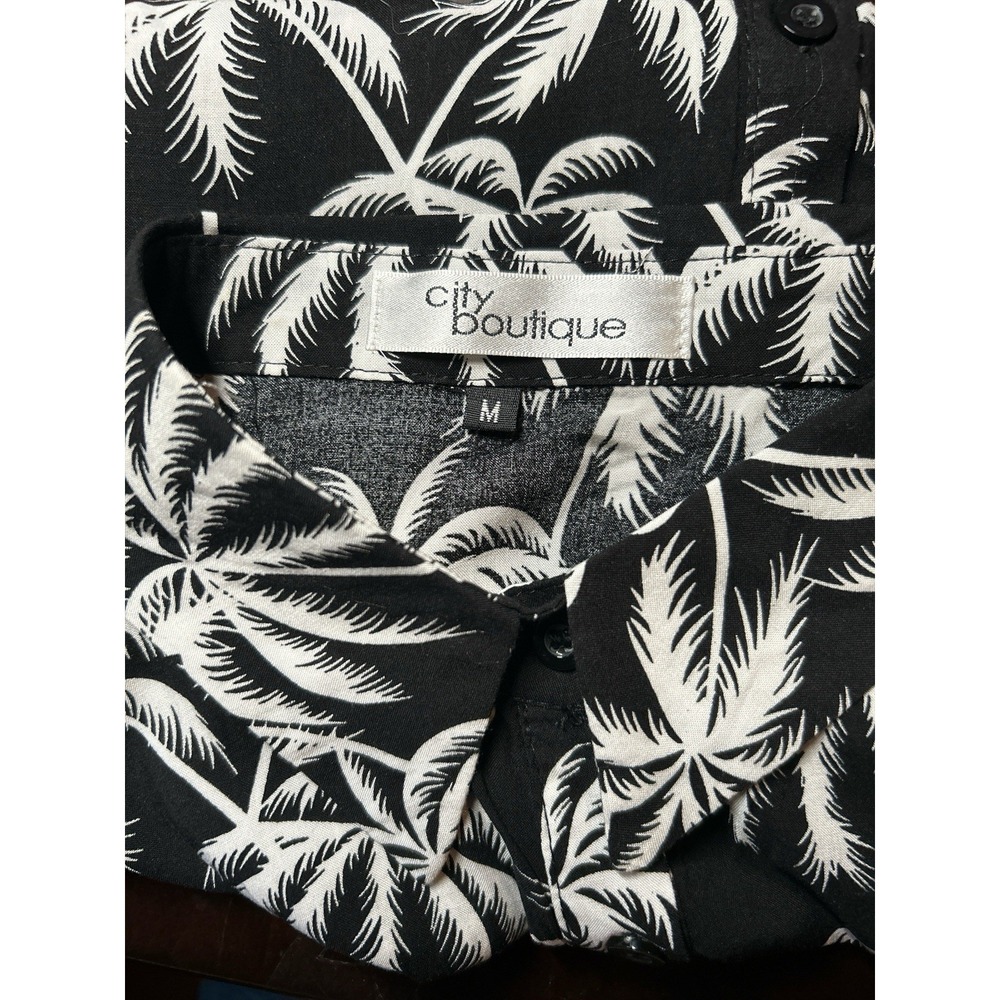 City Boutique Women's Size Medium Sleeveless Button Up Tropical Print Top - Picture 7 of 8